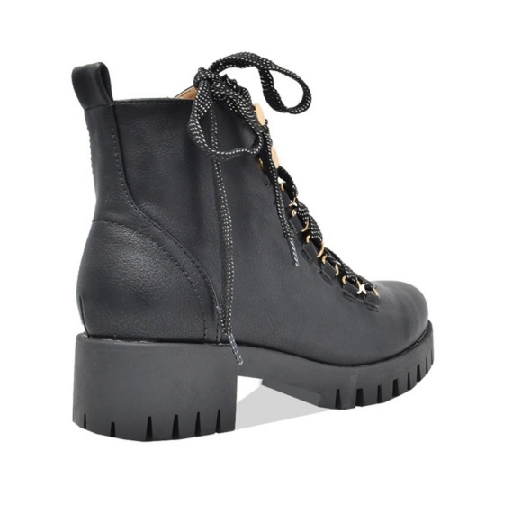 ⭐️ WOMENS  Lace Up Black Ankle Combat Boot - Picture 3 of 3